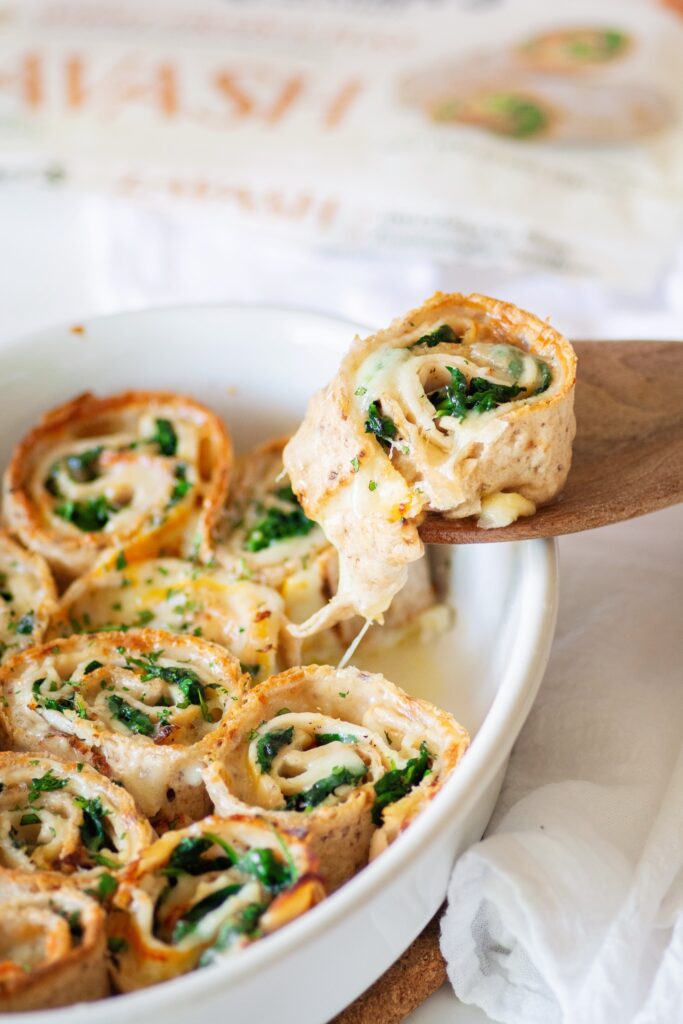 Cheesy Baked Turkey and Spinach Pinwheels: